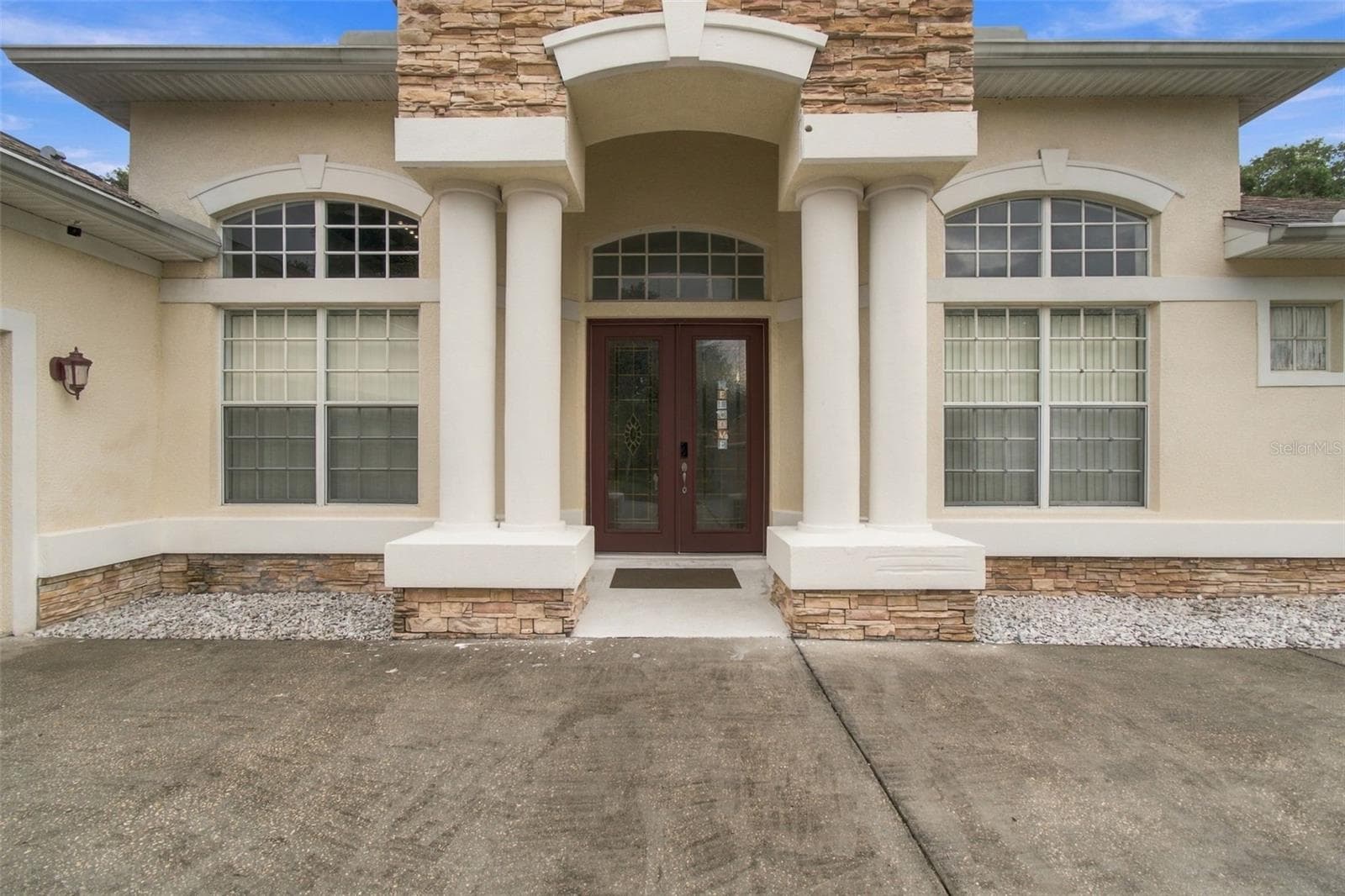 Single Family Residence at 1519 BRILLIANT CUT WAY, VALRICO, photo 3 of 73