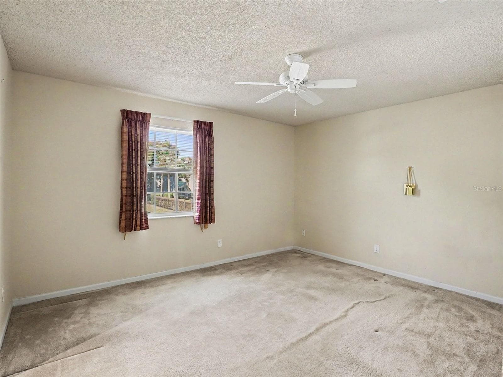 Primary Bedroom, view of pool - 216 LEWFIELD CIR #216, WINTER PARK