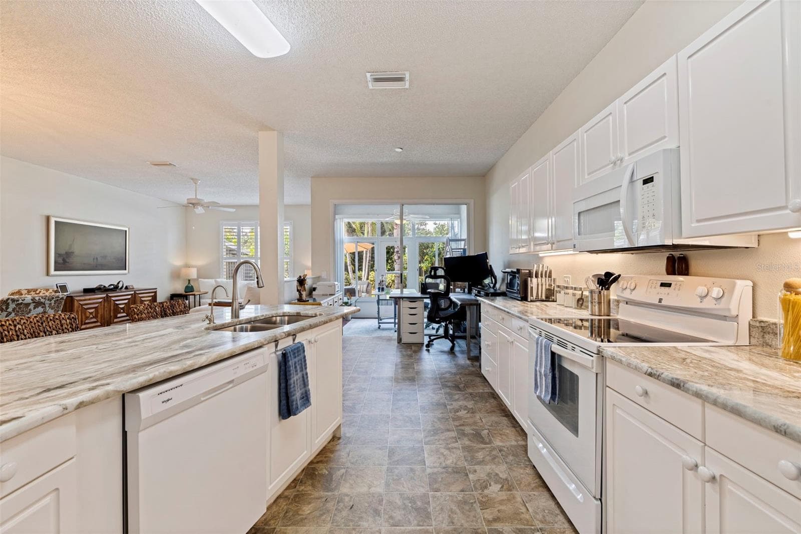 Townhouse at 3022 PEPPERWOOD LN W, CLEARWATER, photo 3 of 47