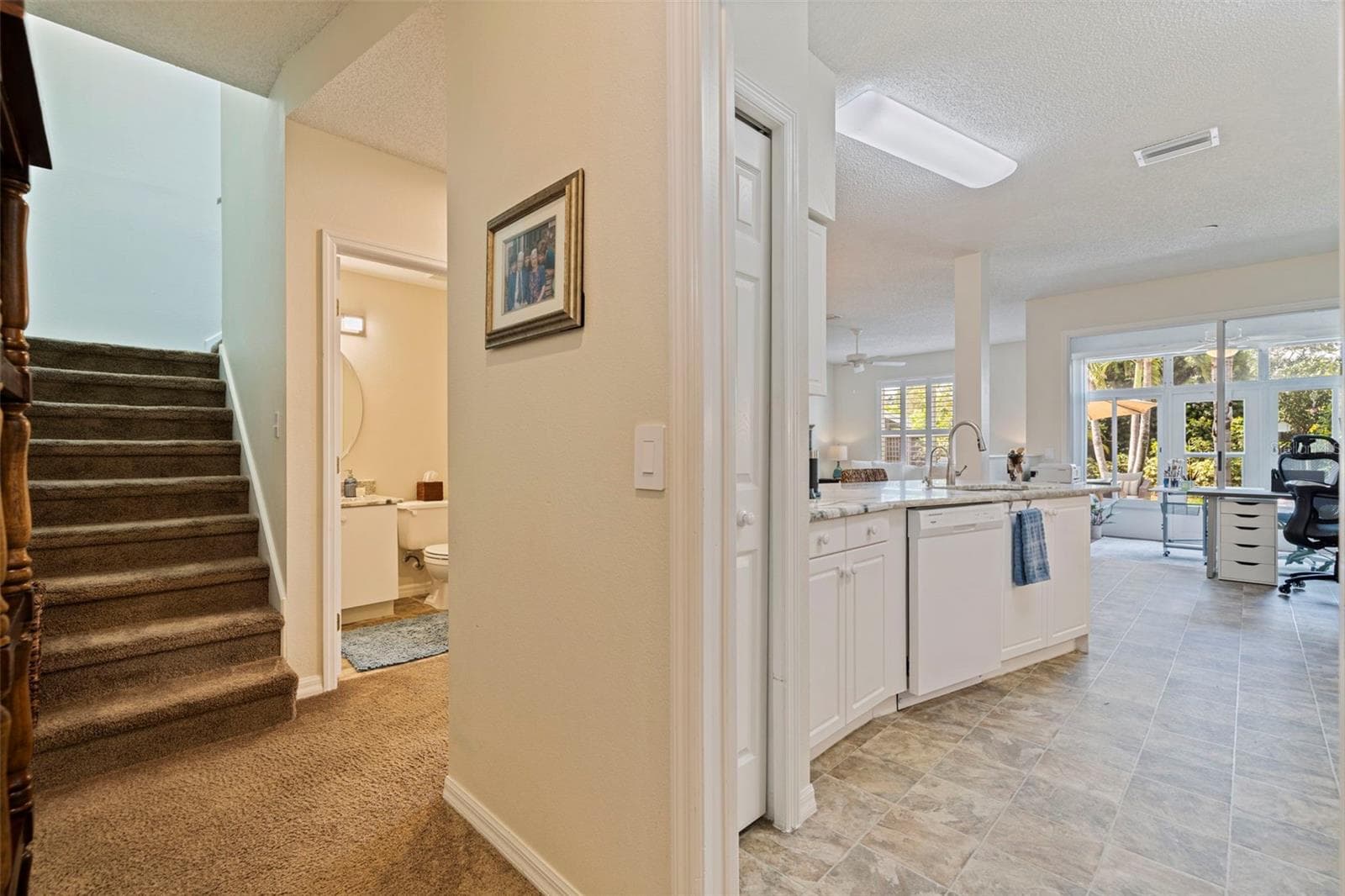 Townhouse at 3022 PEPPERWOOD LN W, CLEARWATER, photo 7 of 47