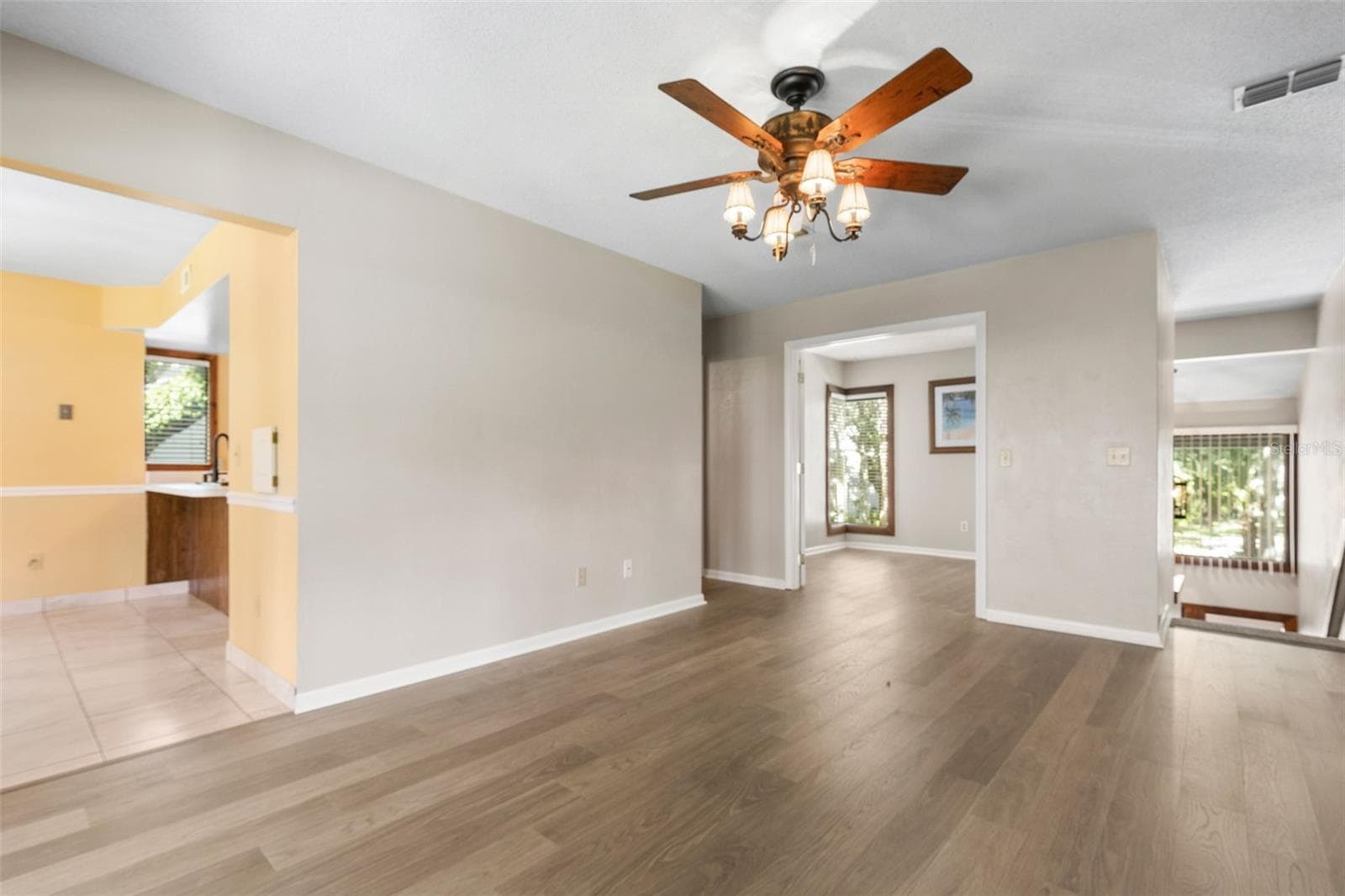 20 Mid Oaks Living Room - 20 MID OAKS CIR, PALM COAST