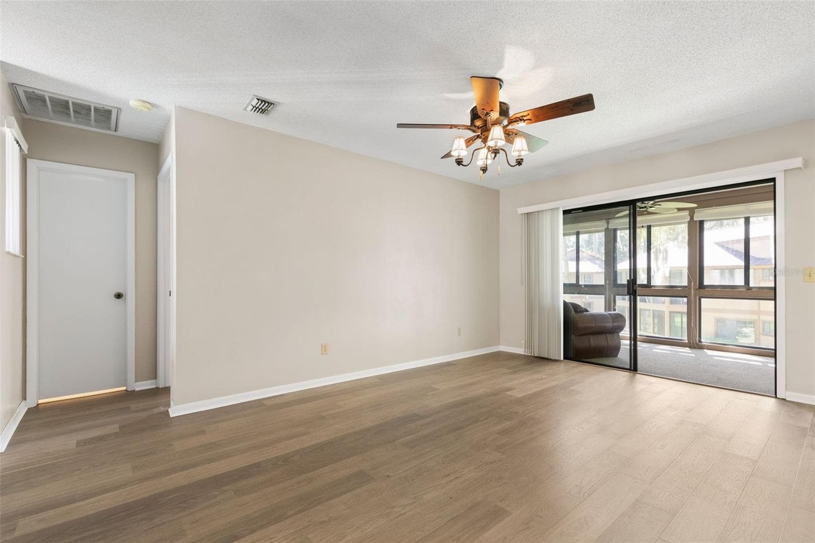 20 Mid Oaks Living Room - 20 MID OAKS CIR, PALM COAST