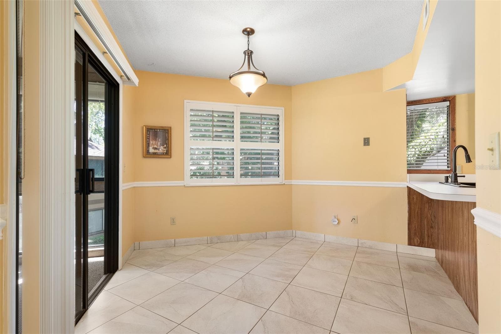 20 Mid Oaks Eat In Kitchen - 20 MID OAKS CIR, PALM COAST