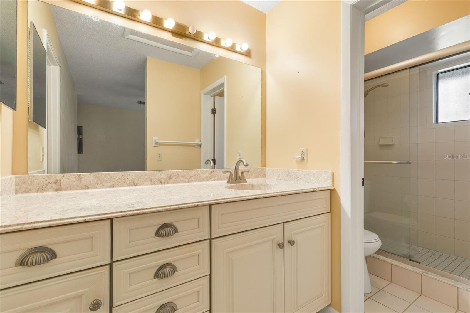 20 Mid Oaks Primary Bath - 20 MID OAKS CIR, PALM COAST