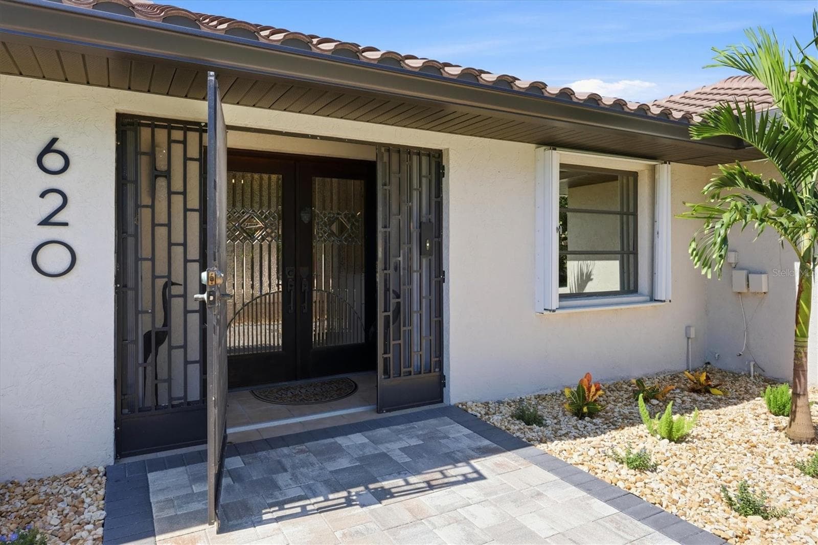 Single Family Residence at 620 HIBISCUS DR, VENICE, photo 4 of 40