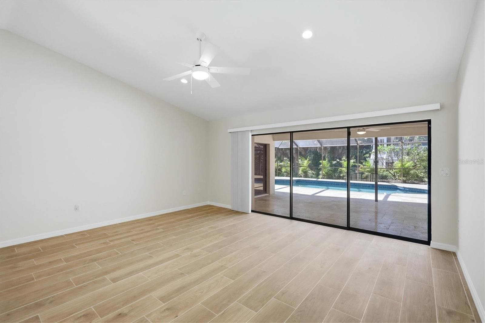Single Family Residence at 620 HIBISCUS DR, VENICE, photo 11 of 40