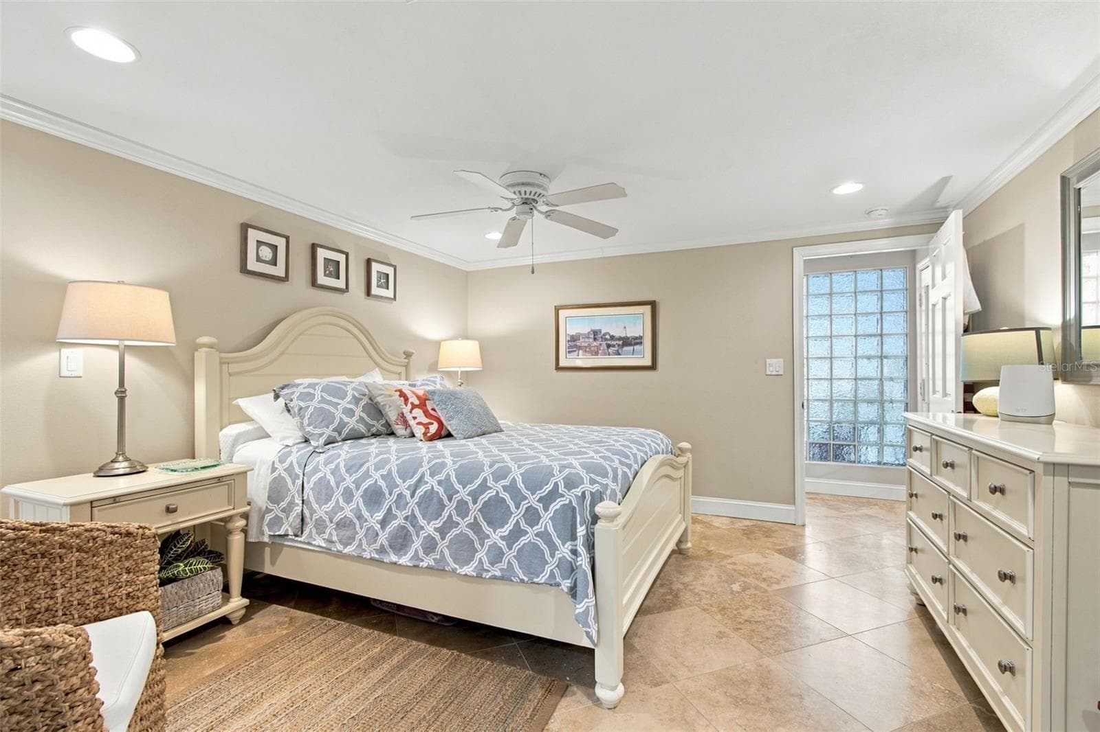 Single Family Residence at 707 SNUG IS, CLEARWATER BEACH, photo 41 of 85