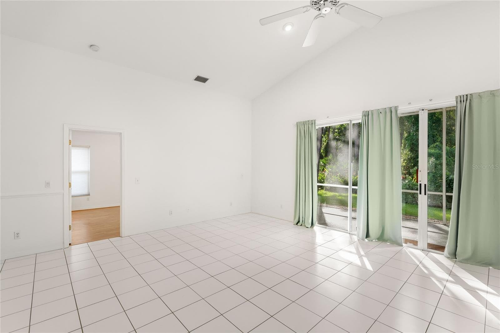 Single Family Residence at 2147 WASATCH DR, SARASOTA, photo 7 of 31