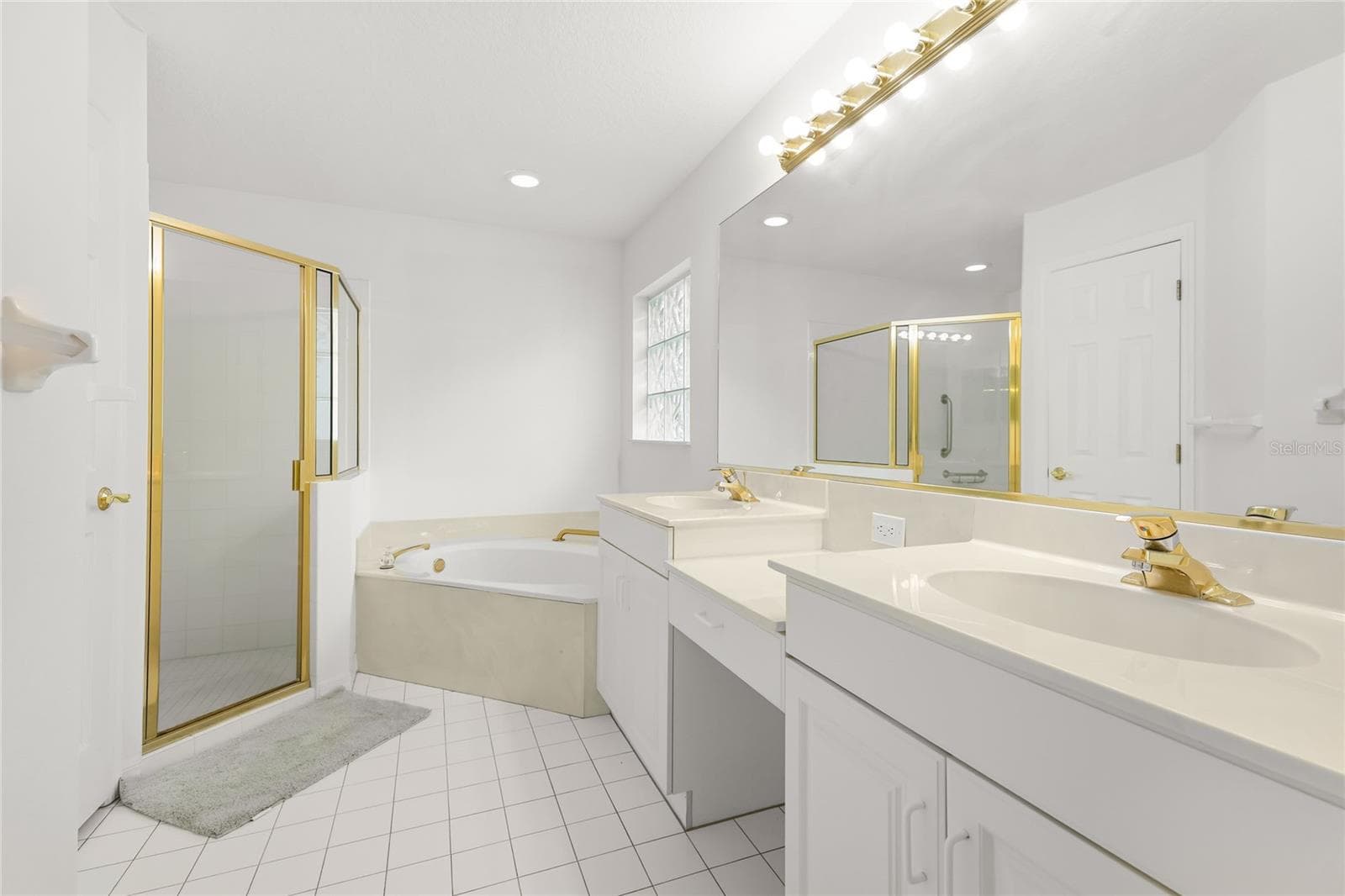 Single Family Residence at 2147 WASATCH DR, SARASOTA, photo 19 of 31