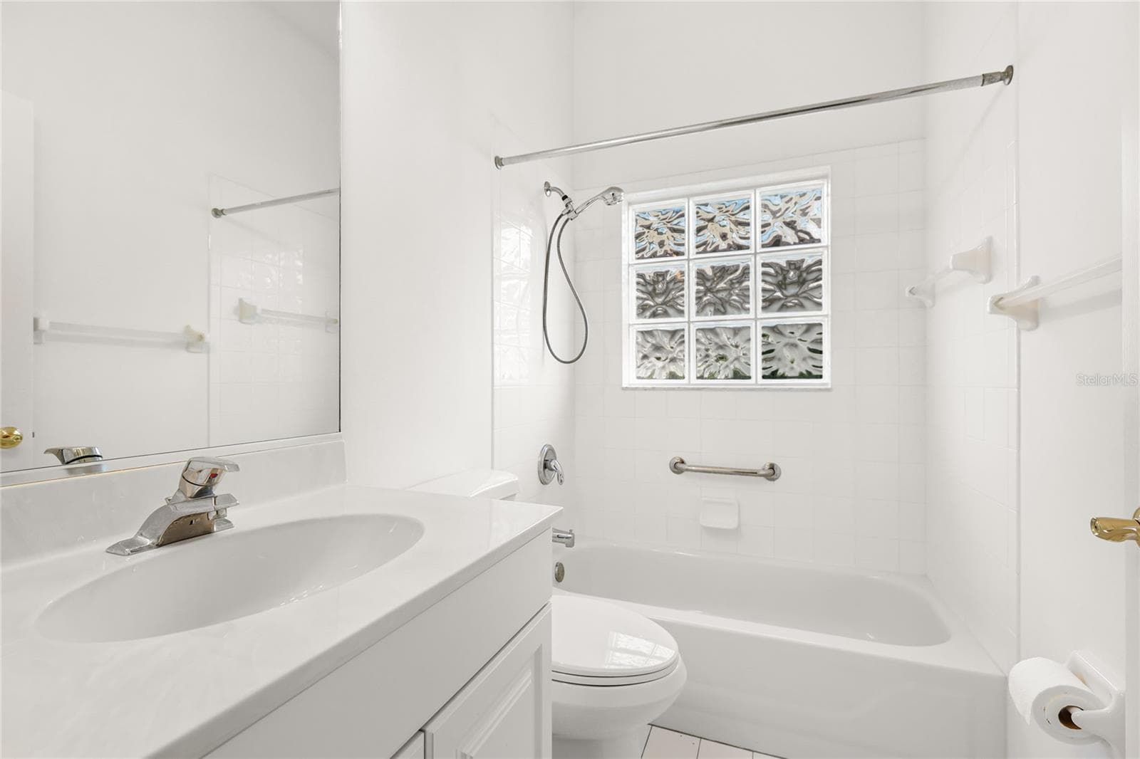 Single Family Residence at 2147 WASATCH DR, SARASOTA, photo 23 of 31