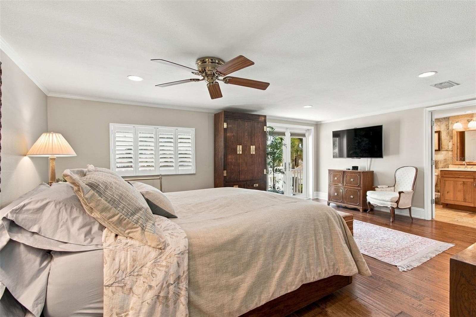 Single Family Residence at 707 SNUG IS, CLEARWATER BEACH, photo 48 of 85