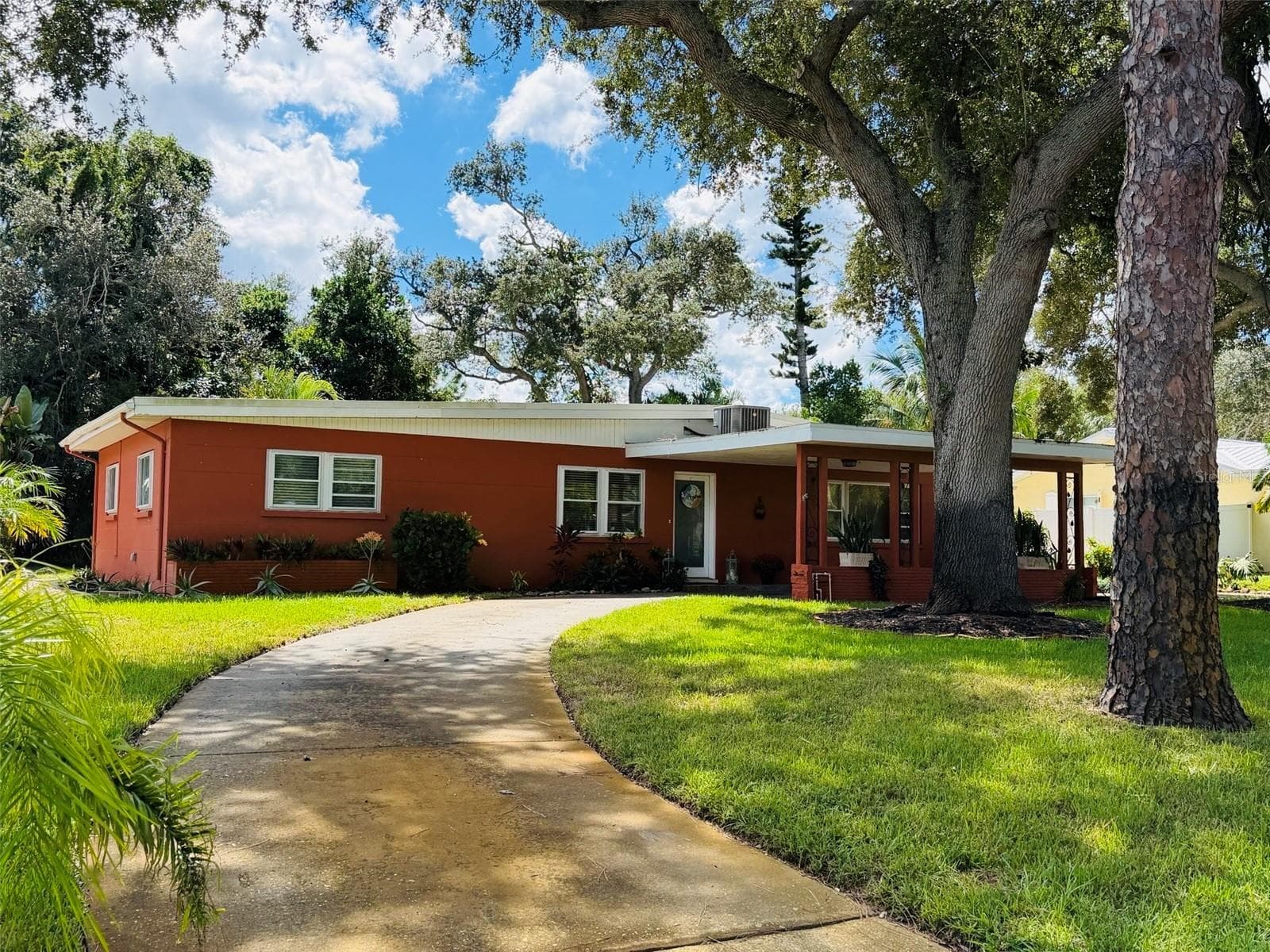 Single Family Residence at 126 HOLLY AVE, SARASOTA, photo 4 of 41