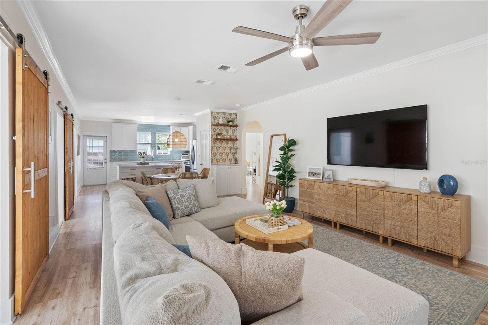 Single Family Residence at 210 W EUCLID AVE, TAMPA, photo 6 of 49