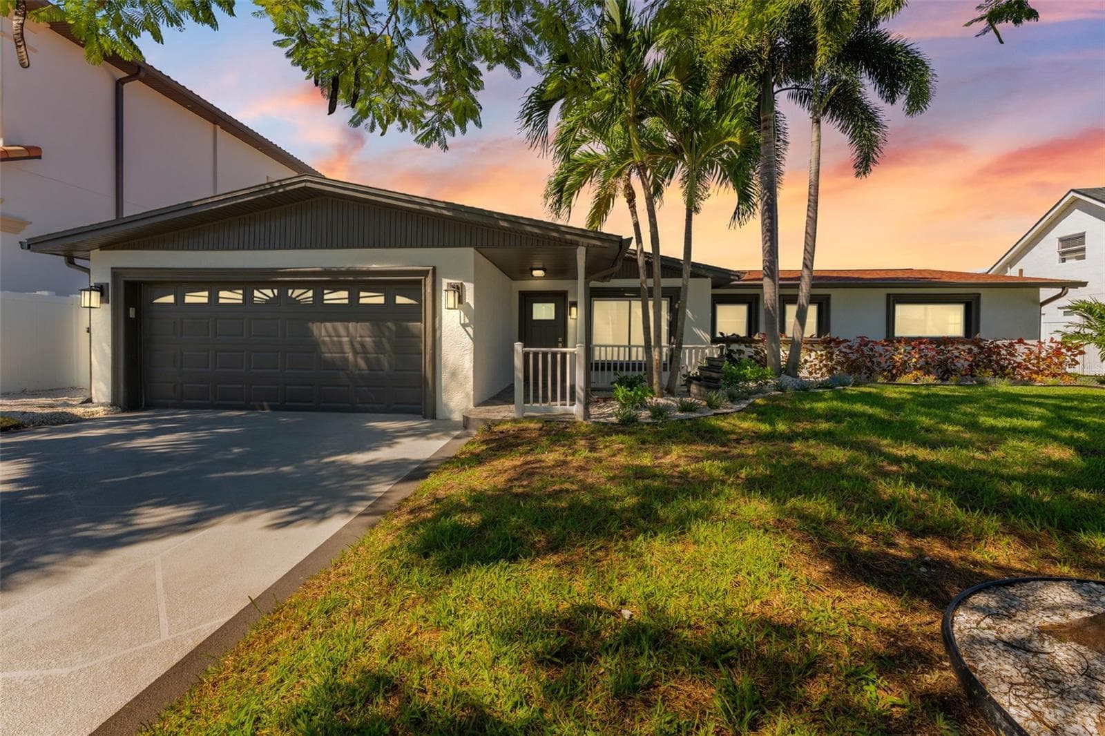 3912 FONTAINEBLEAU DR