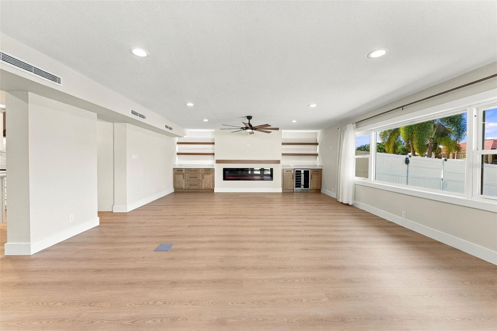 Single Family Residence at 3912 FONTAINEBLEAU DR, TAMPA, photo 20 of 74
