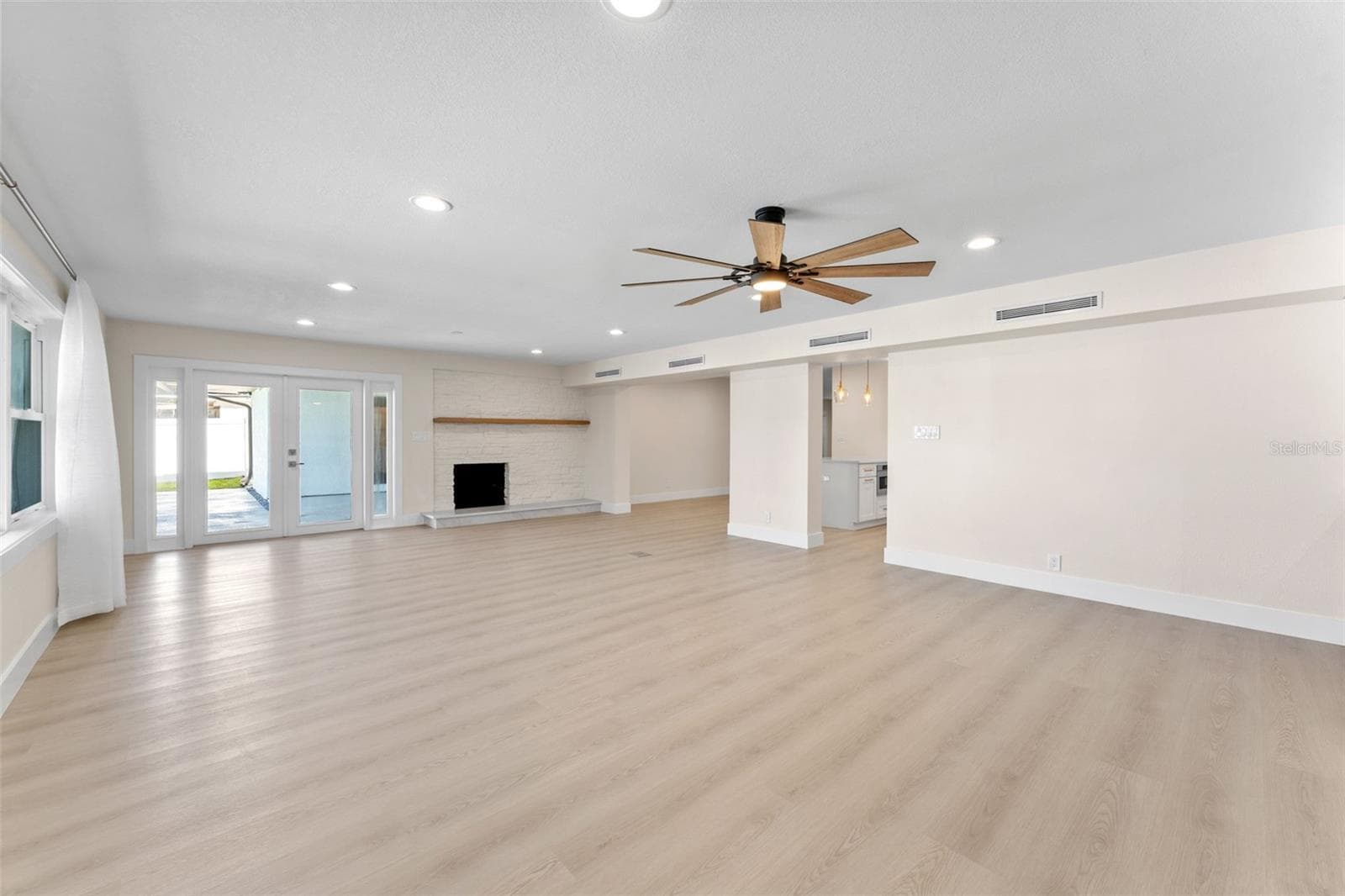 Single Family Residence at 3912 FONTAINEBLEAU DR, TAMPA, photo 22 of 74