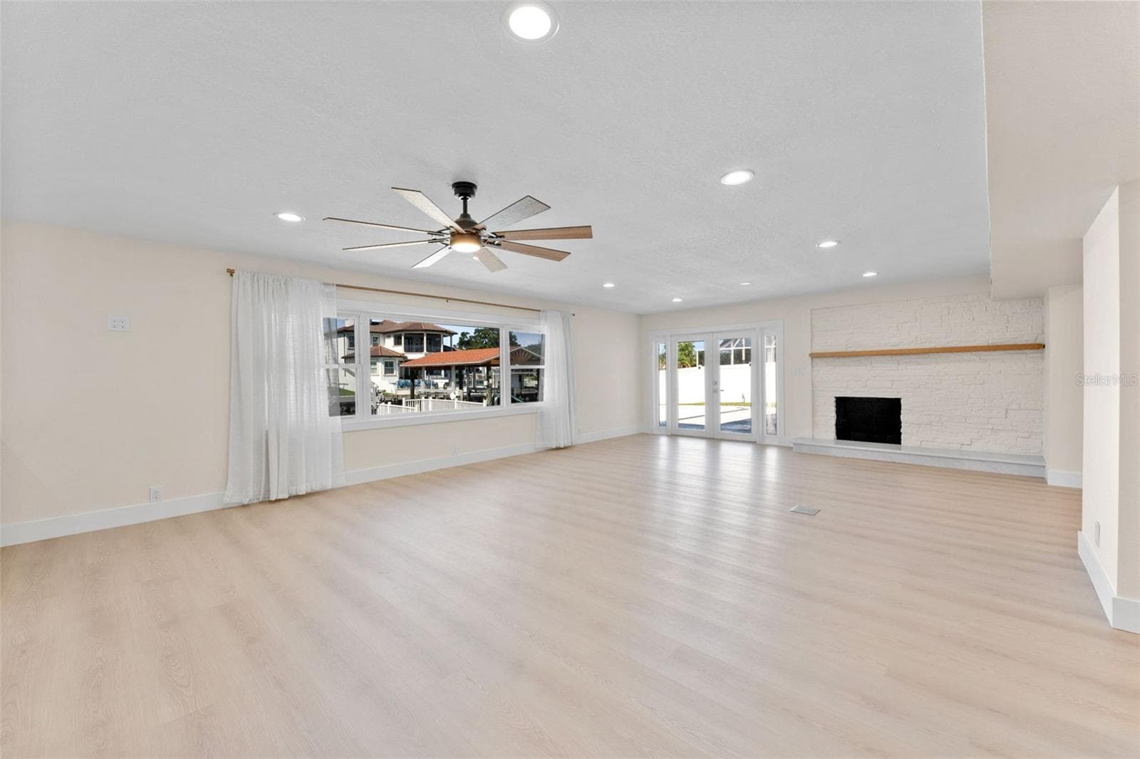 Single Family Residence at 3912 FONTAINEBLEAU DR, TAMPA, photo 23 of 74