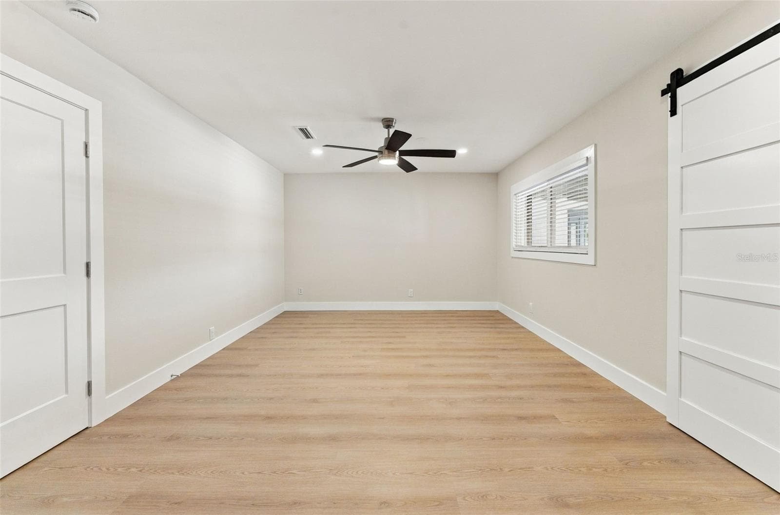 Single Family Residence at 3912 FONTAINEBLEAU DR, TAMPA, photo 27 of 74