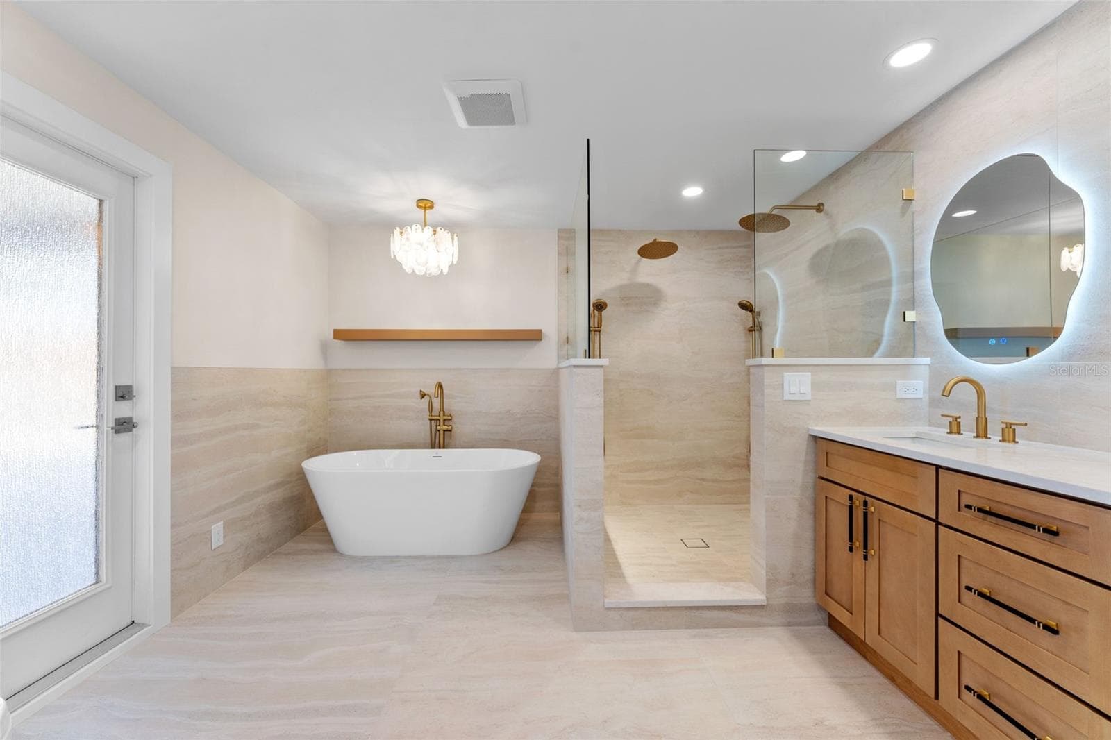 Single Family Residence at 3912 FONTAINEBLEAU DR, TAMPA, photo 33 of 74