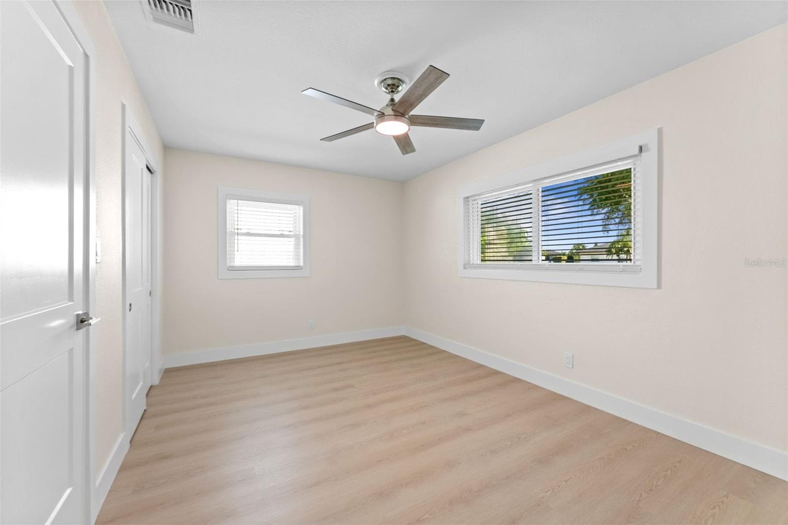 Single Family Residence at 3912 FONTAINEBLEAU DR, TAMPA, photo 38 of 74
