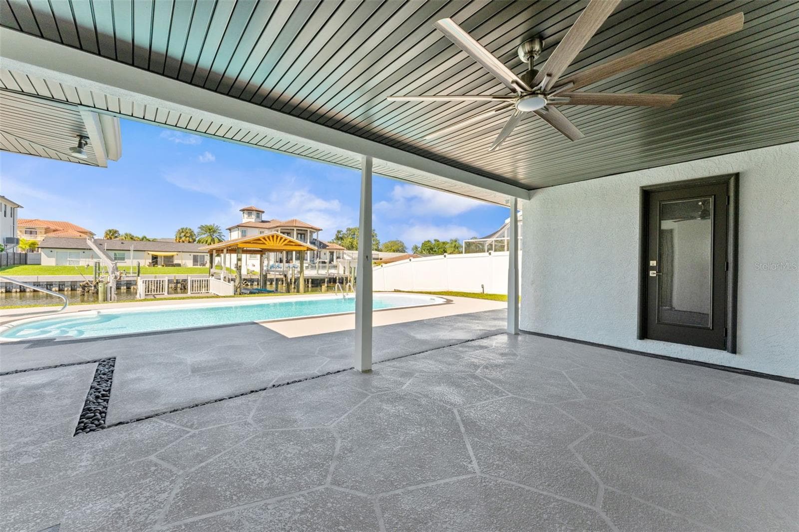 Single Family Residence at 3912 FONTAINEBLEAU DR, TAMPA, photo 48 of 74