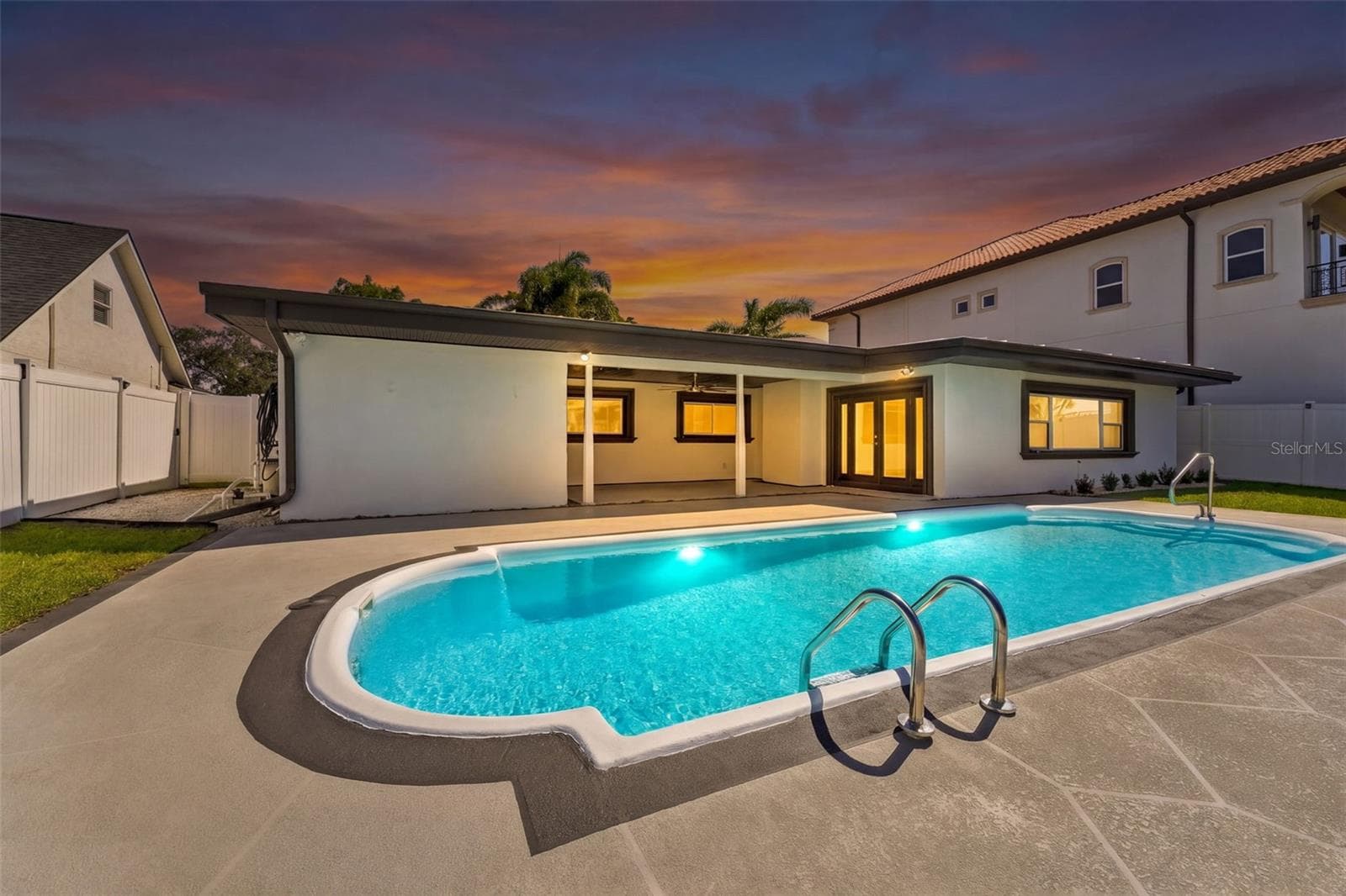 Single Family Residence at 3912 FONTAINEBLEAU DR, TAMPA, photo 52 of 74