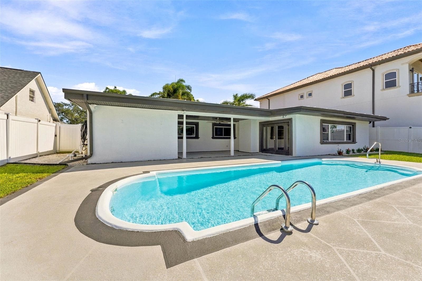 Single Family Residence at 3912 FONTAINEBLEAU DR, TAMPA, photo 57 of 74