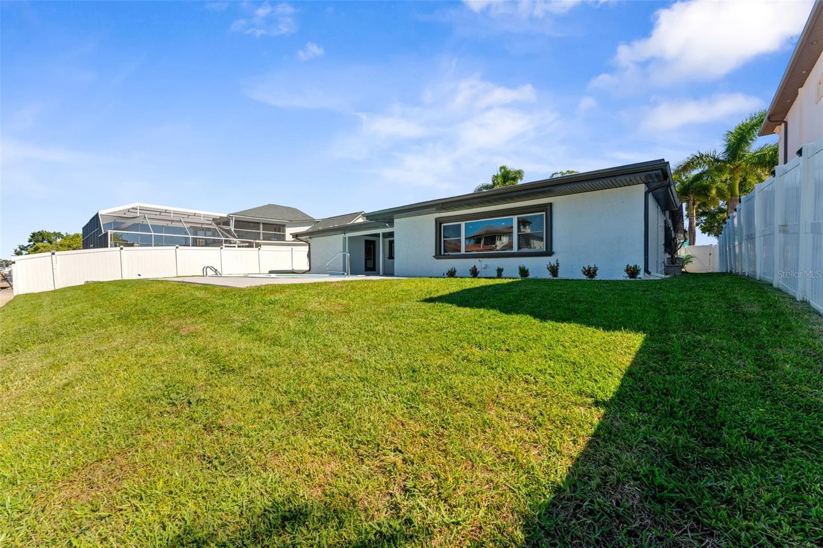 Single Family Residence at 3912 FONTAINEBLEAU DR, TAMPA, photo 60 of 74