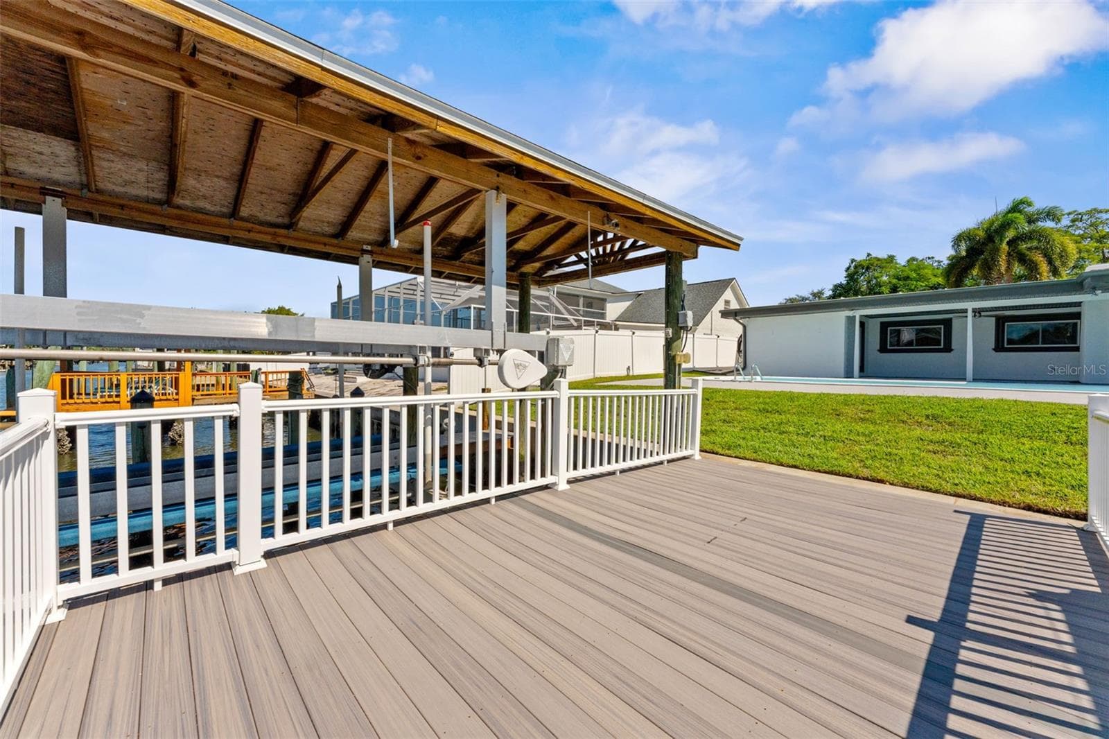 Single Family Residence at 3912 FONTAINEBLEAU DR, TAMPA, photo 63 of 74