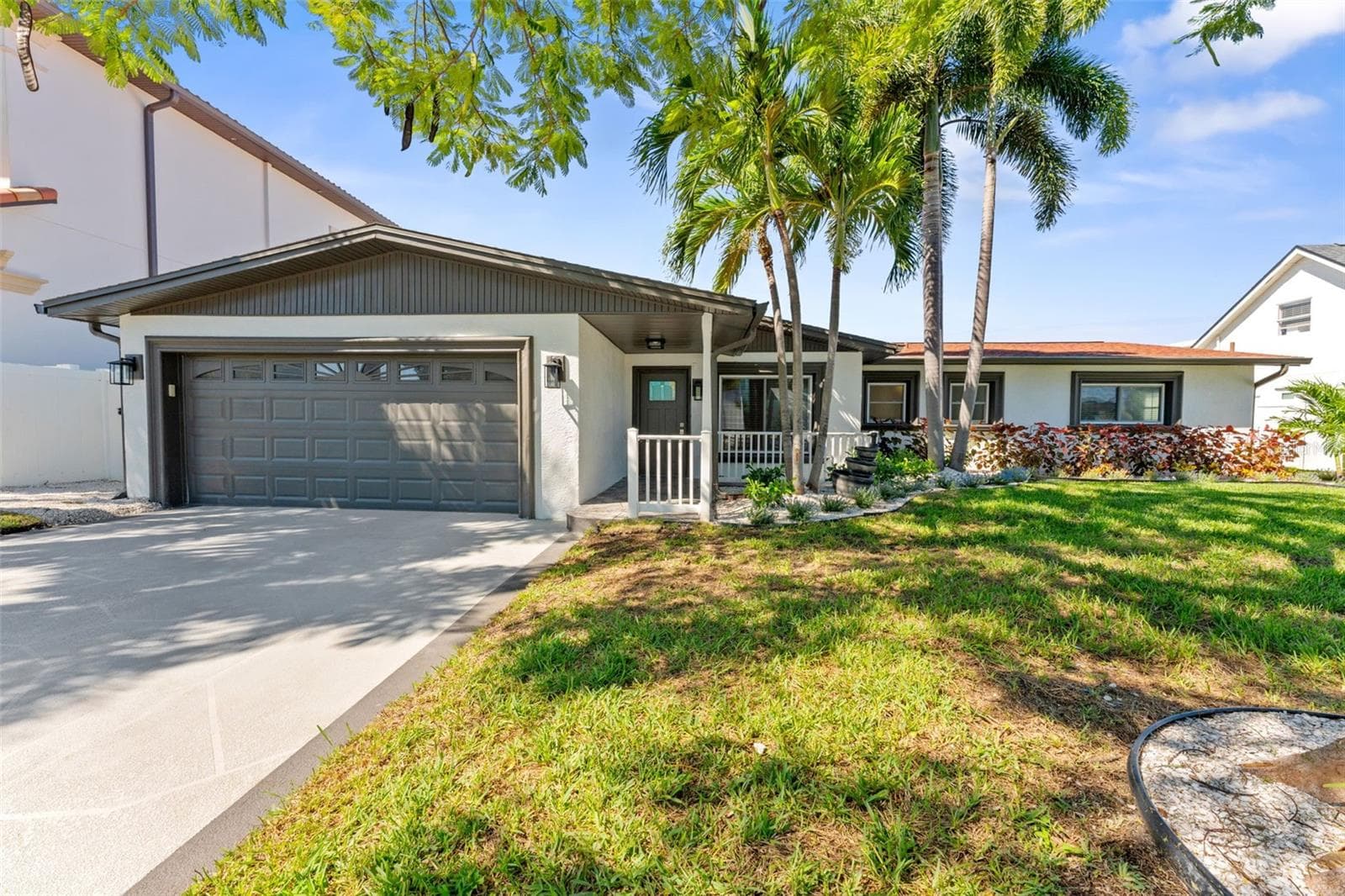 Single Family Residence at 3912 FONTAINEBLEAU DR, TAMPA, photo 73 of 74