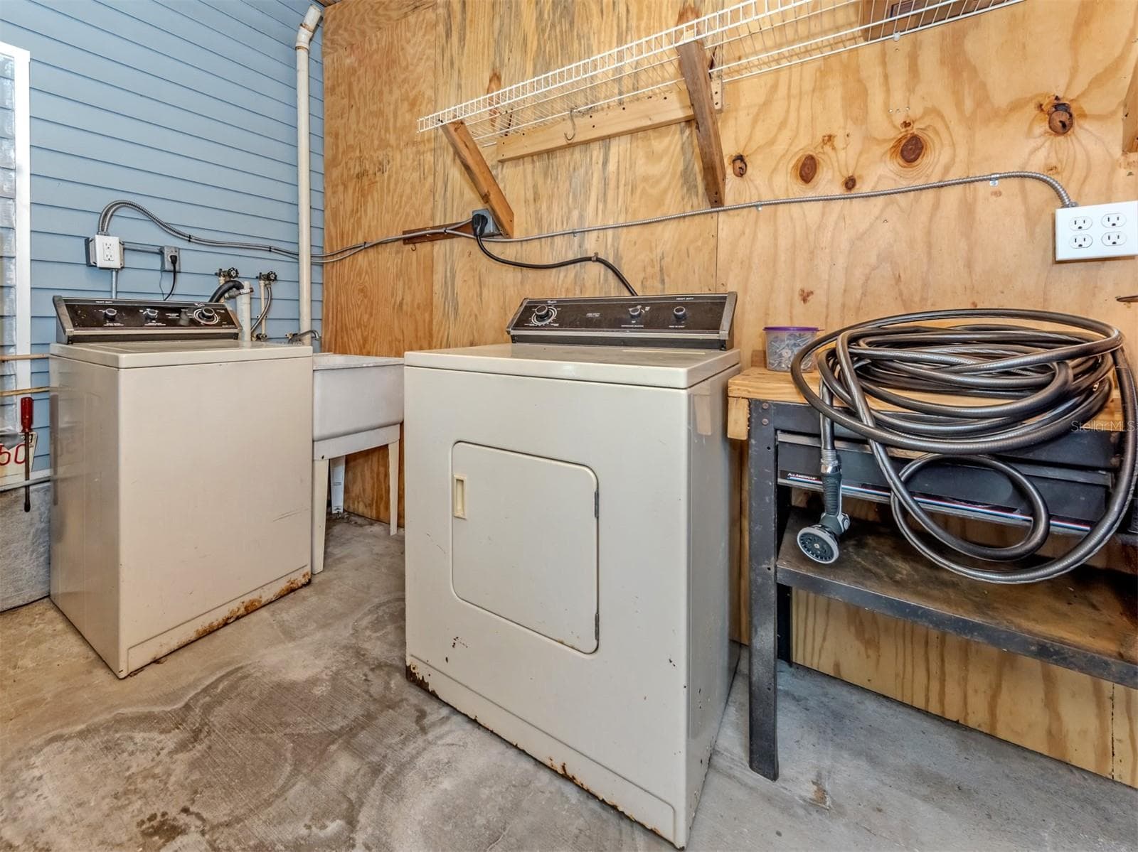 Laundry/Shed - 339 OUTRIGGER PL, NORTH PORT