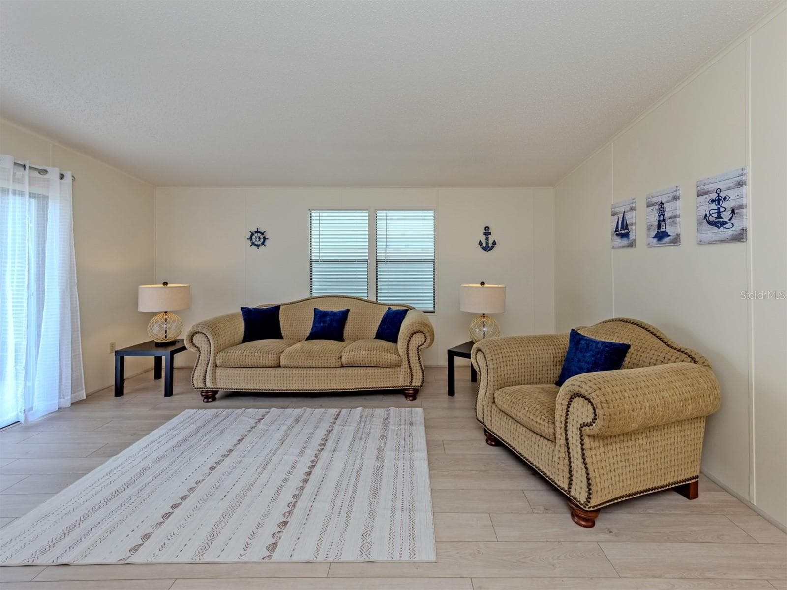 Living Room - 339 OUTRIGGER PL, NORTH PORT