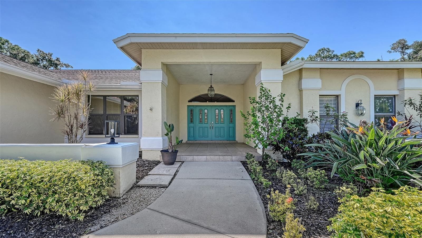Single Family Residence at 4409 OAK VIEW DR, SARASOTA, photo 3 of 85