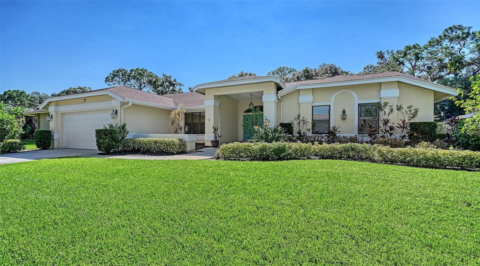 Single Family Residence at 4409 OAK VIEW DR, SARASOTA, photo 10 of 85