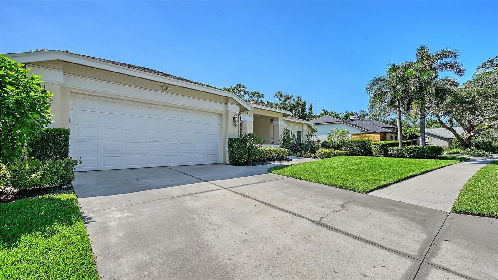 Single Family Residence at 4409 OAK VIEW DR, SARASOTA, photo 11 of 85