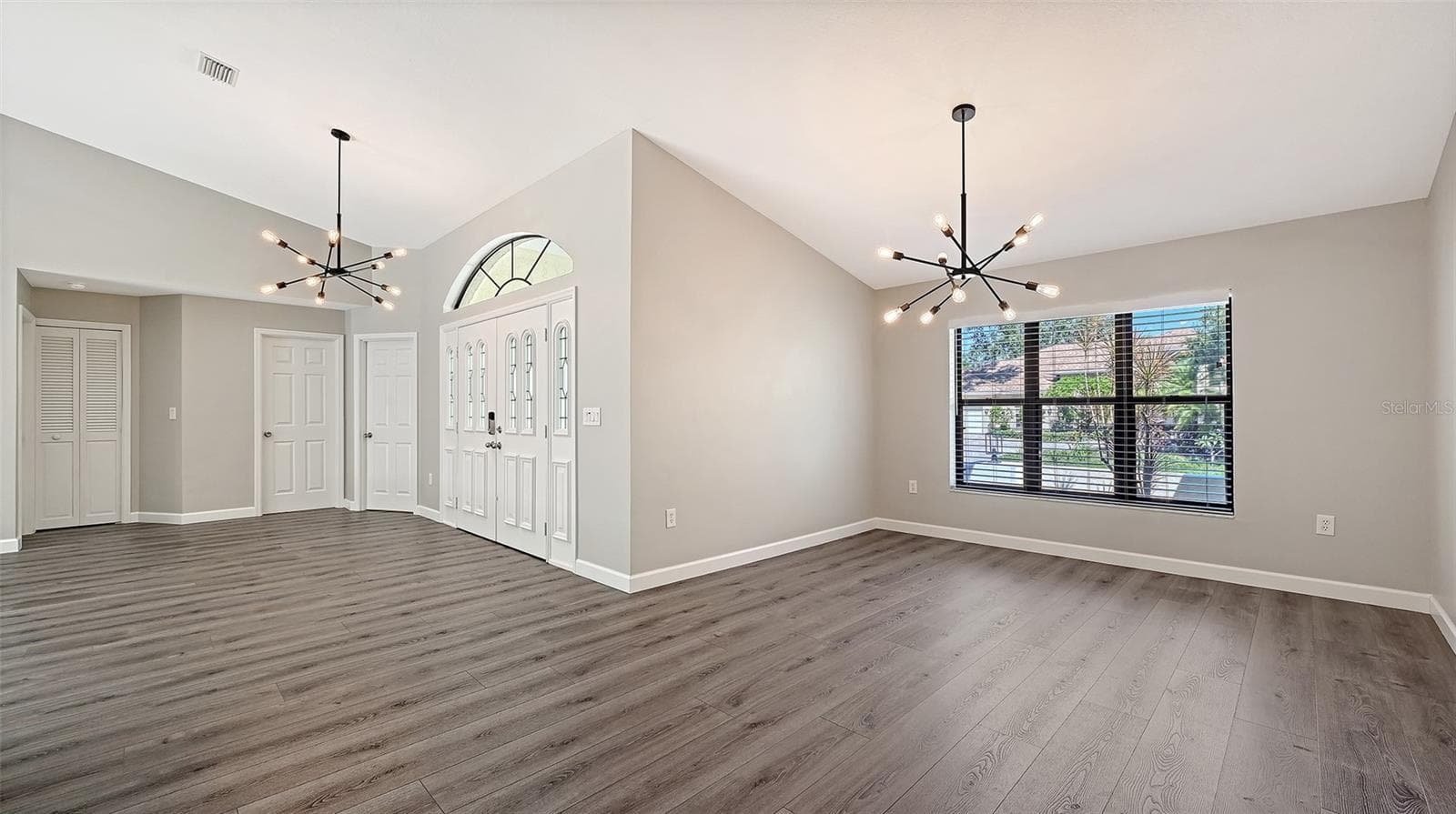 Single Family Residence at 4409 OAK VIEW DR, SARASOTA, photo 12 of 85