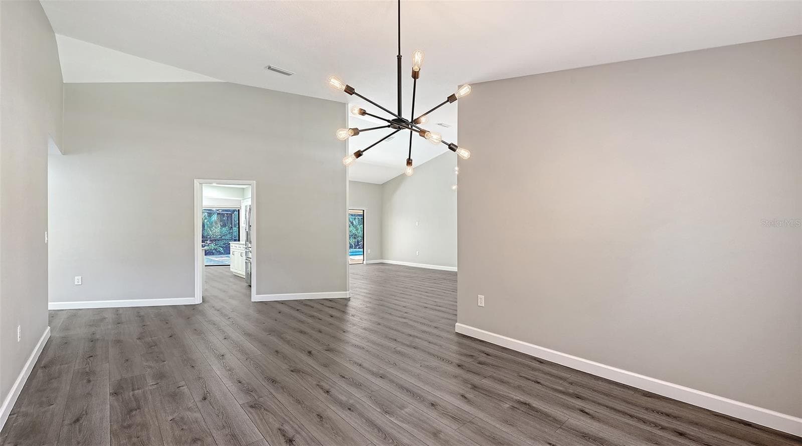 Single Family Residence at 4409 OAK VIEW DR, SARASOTA, photo 13 of 85