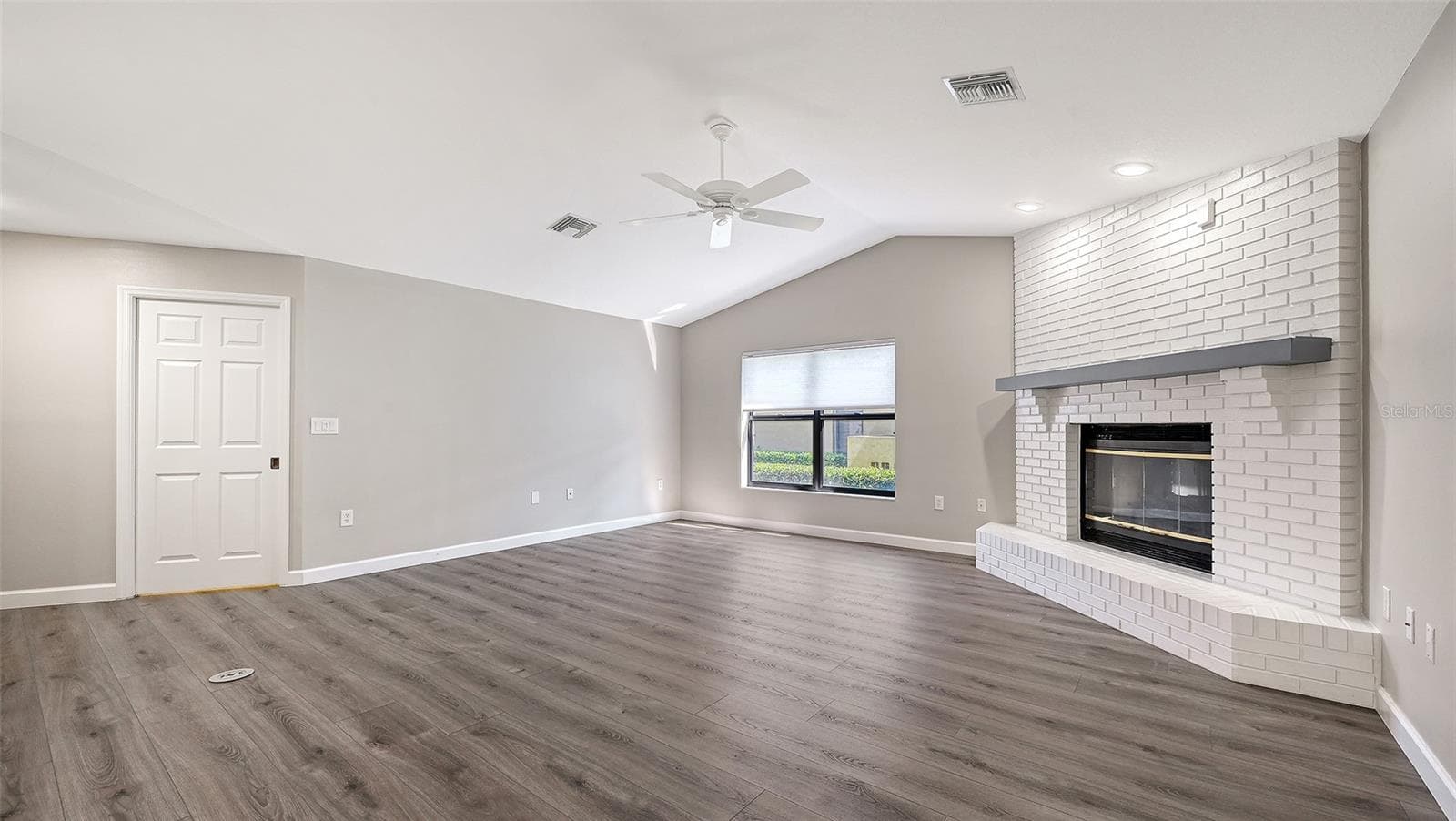 Single Family Residence at 4409 OAK VIEW DR, SARASOTA, photo 16 of 85