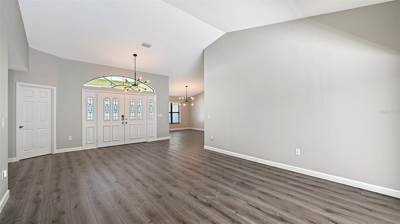 Single Family Residence at 4409 OAK VIEW DR, SARASOTA, photo 18 of 85