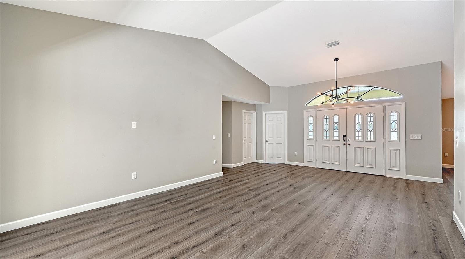 Single Family Residence at 4409 OAK VIEW DR, SARASOTA, photo 19 of 85