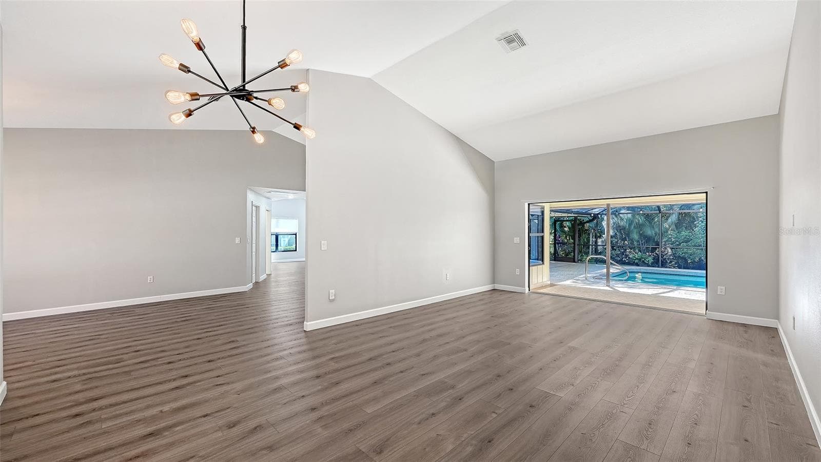 Single Family Residence at 4409 OAK VIEW DR, SARASOTA, photo 20 of 85