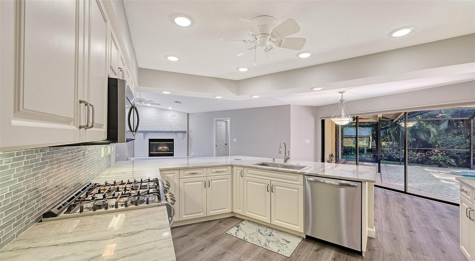 Single Family Residence at 4409 OAK VIEW DR, SARASOTA, photo 27 of 85