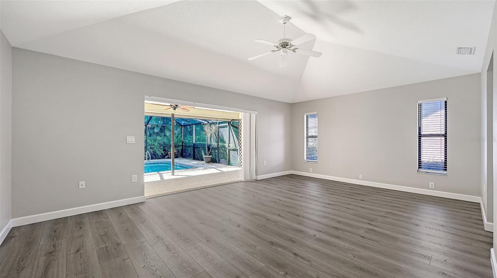 Single Family Residence at 4409 OAK VIEW DR, SARASOTA, photo 29 of 85