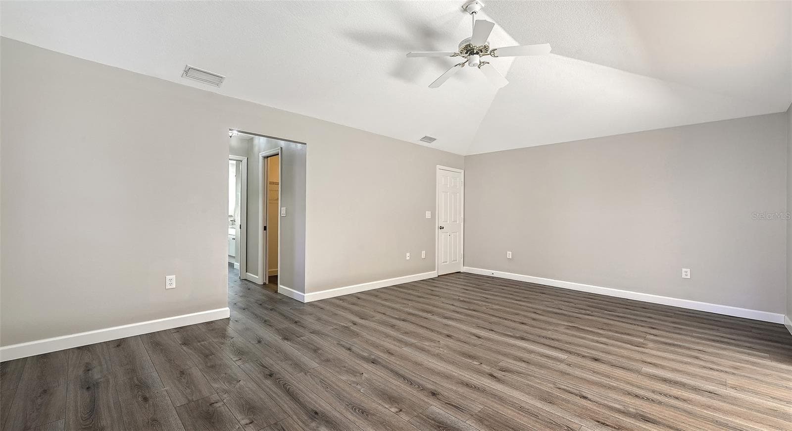 Single Family Residence at 4409 OAK VIEW DR, SARASOTA, photo 31 of 85