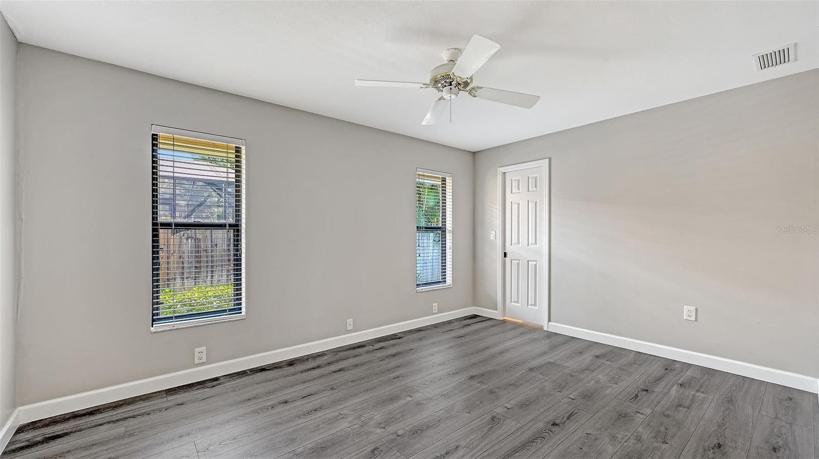 Single Family Residence at 4409 OAK VIEW DR, SARASOTA, photo 36 of 85