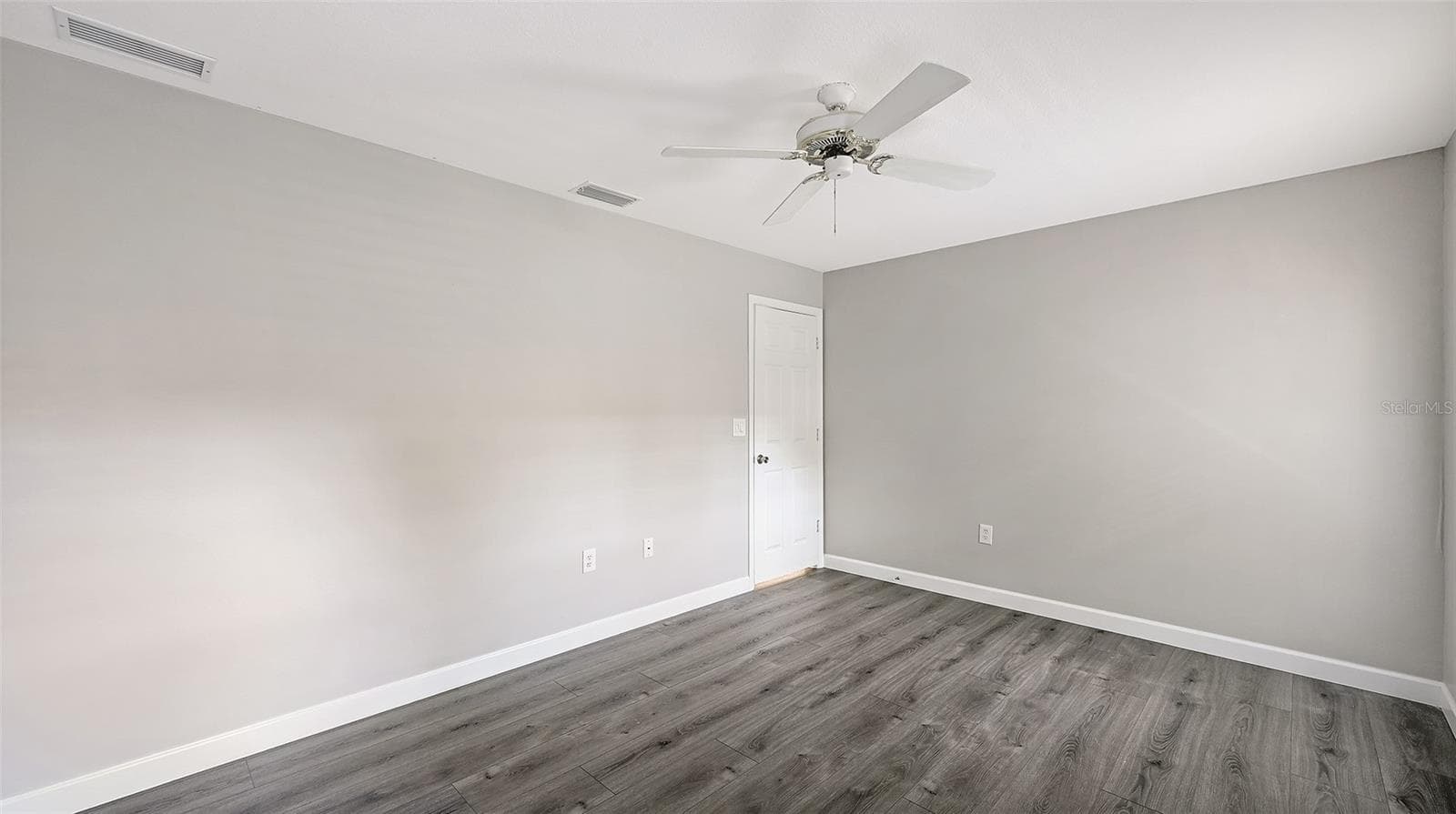 Single Family Residence at 4409 OAK VIEW DR, SARASOTA, photo 37 of 85