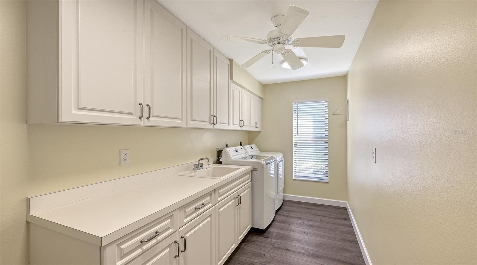 Single Family Residence at 4409 OAK VIEW DR, SARASOTA, photo 45 of 85