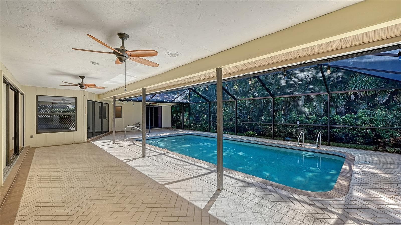 Single Family Residence at 4409 OAK VIEW DR, SARASOTA, photo 50 of 85