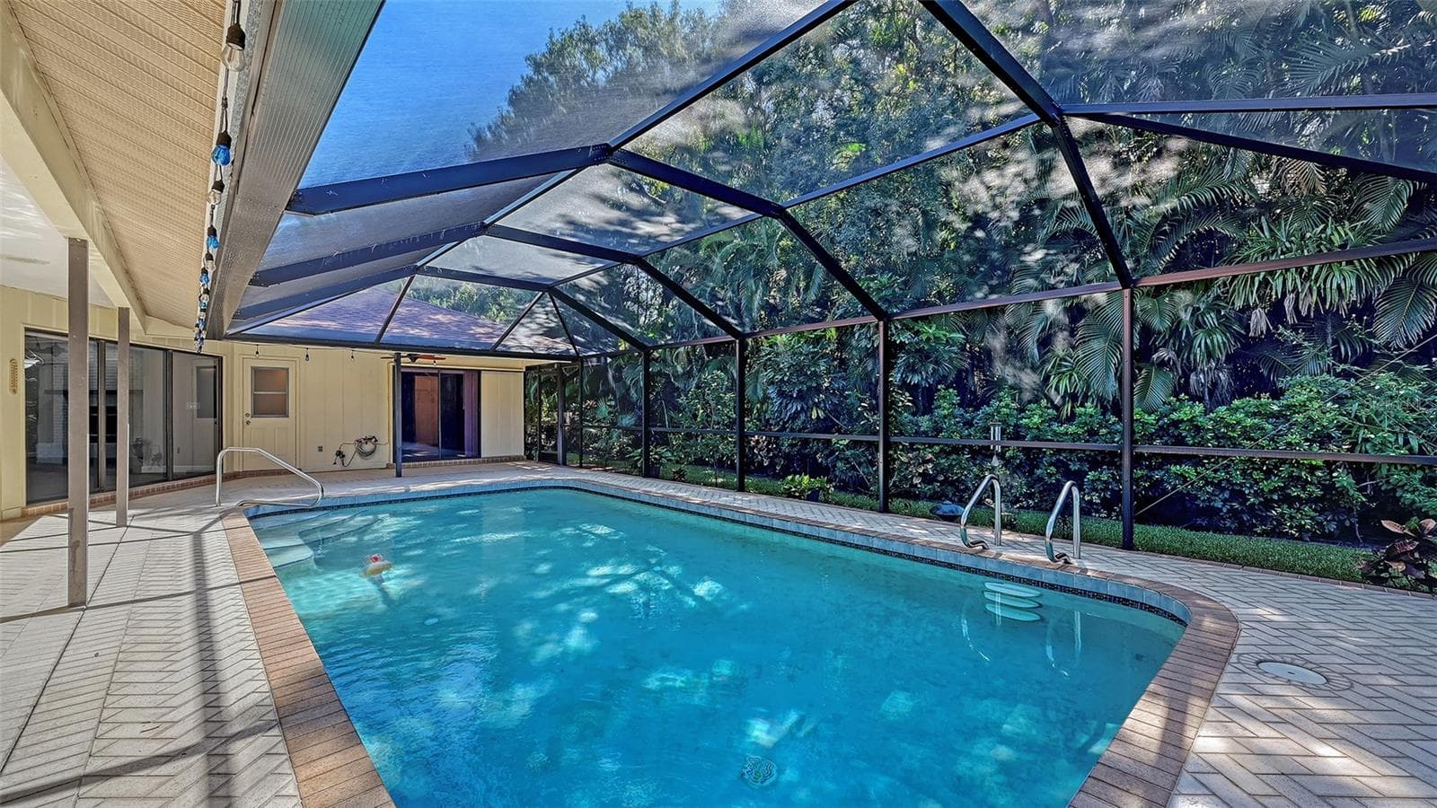 Single Family Residence at 4409 OAK VIEW DR, SARASOTA, photo 51 of 85