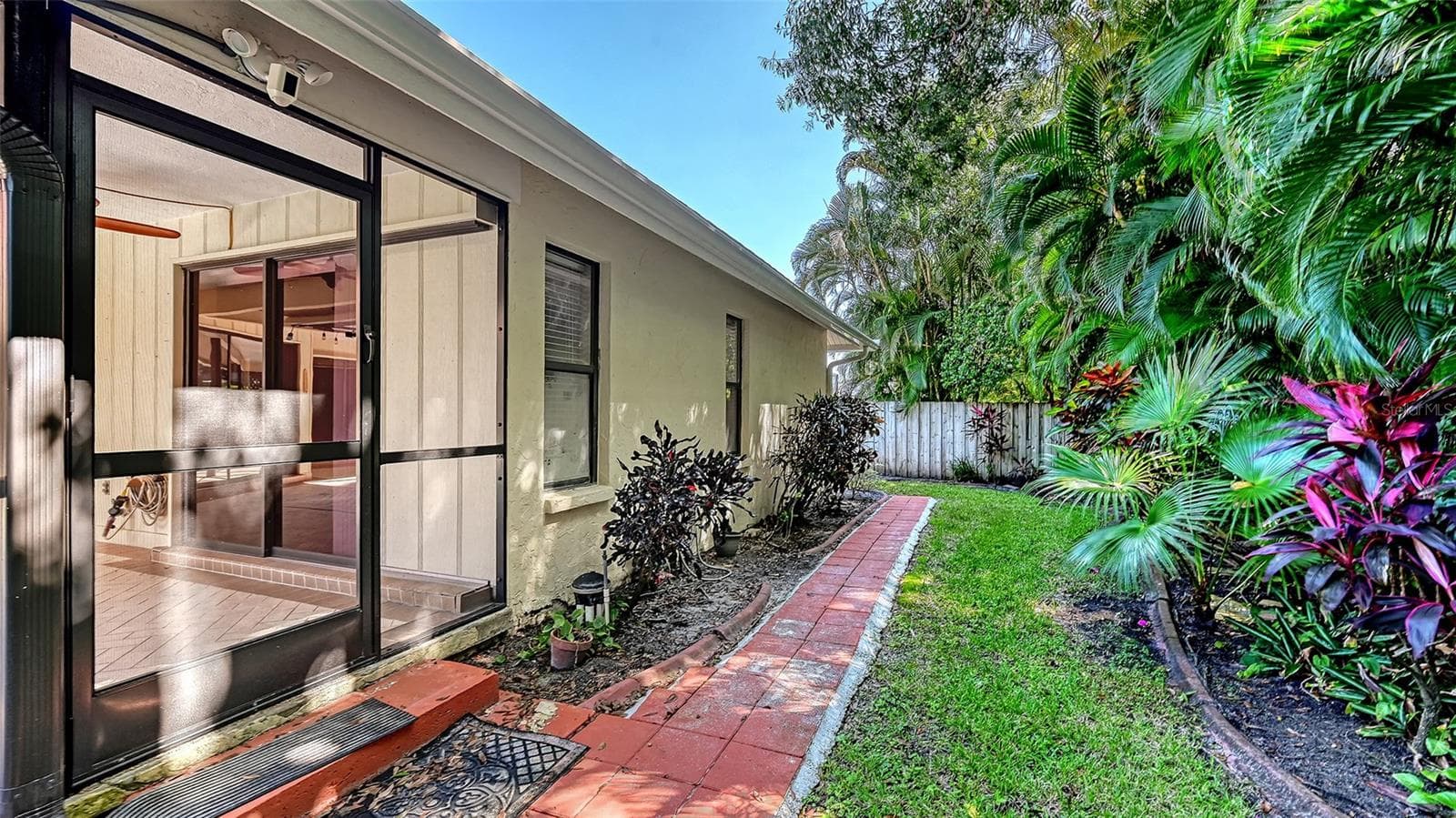 Single Family Residence at 4409 OAK VIEW DR, SARASOTA, photo 59 of 85